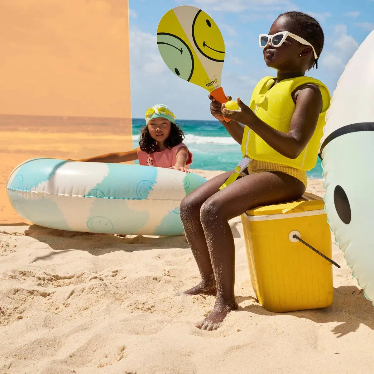 Outdoor Accessories | Beach Bats - Smiley | Sunny Life